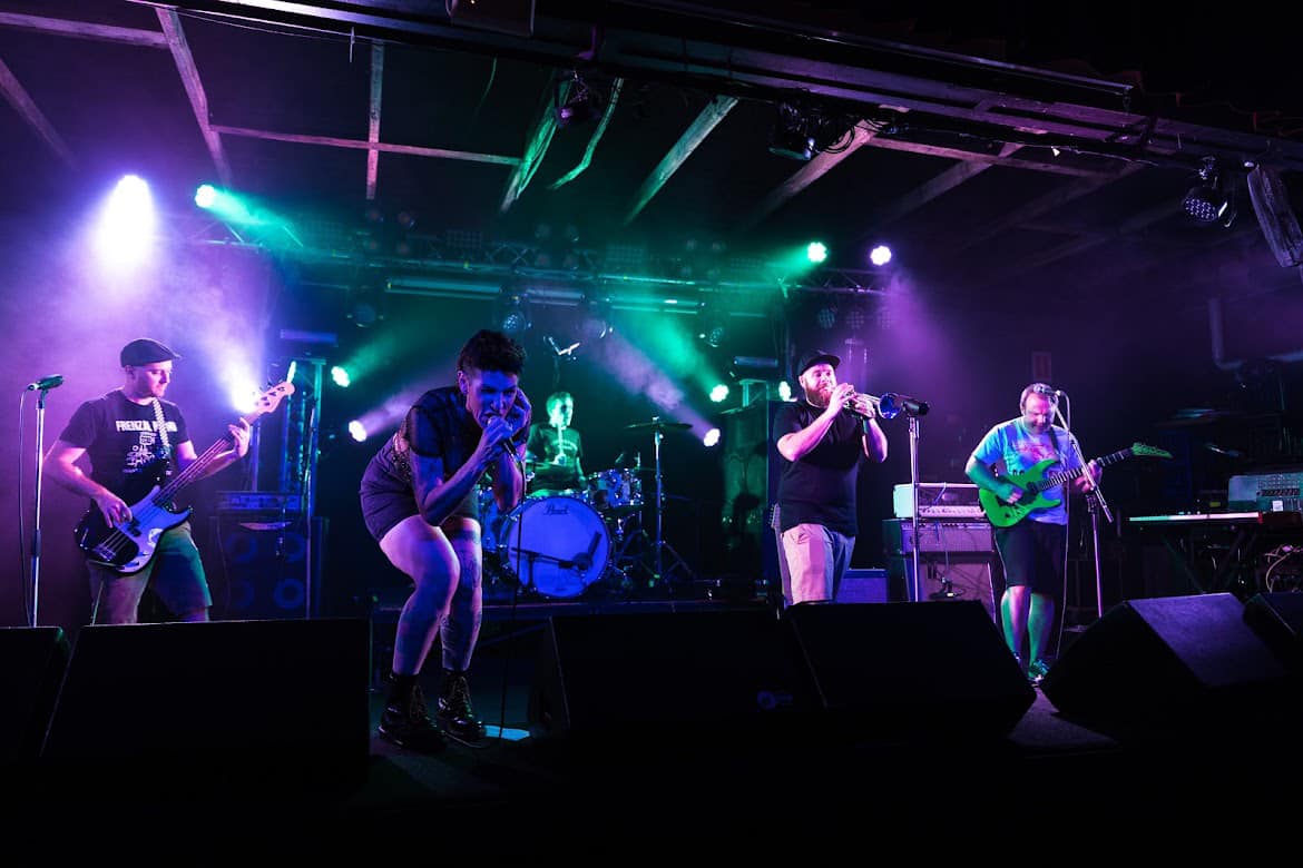 The Snouts behind the scenes